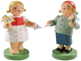 Gratulantenpaar mit Brief und Blumen 643/N von Wendt & Kühn Gratulantenpaar mit Brief und Blumen 643/N von Wendt & Kühn
