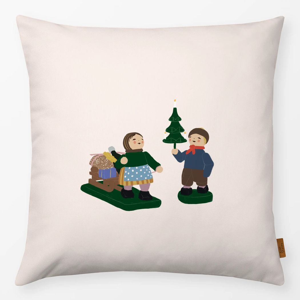 Kissenbezug Mann und Frau mit Schlitten mit Wendt und Kühn Muster Kissenbezug Mann und Frau mit Schlitten 40x40 cm, aus Premium Samt mit Wendt und Kühn Muster