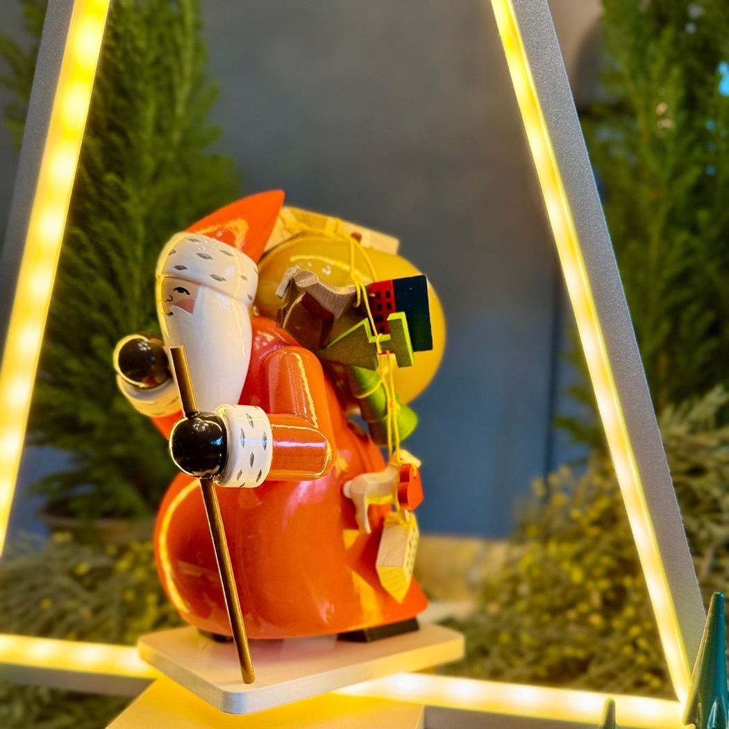 Großer Weihnachtsmann mit Spielzeug 6301/5h von Wendt & Kühn Großer Weihnachtsmann mit Spielzeug 6301/5h von Wendt & Kühn