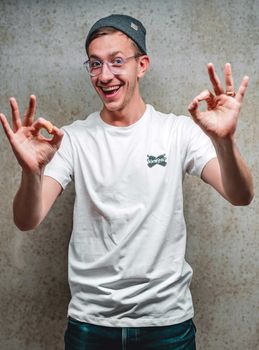 Kornfetti-T-Shirt-weiss-3.jpg