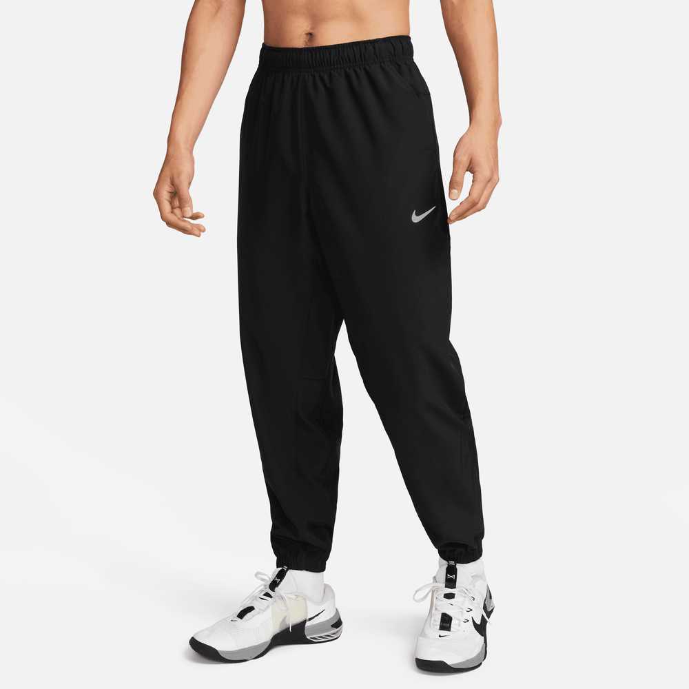 Nike Form Vielseitige Hose mit schmal zulaufender Passform und für Herren