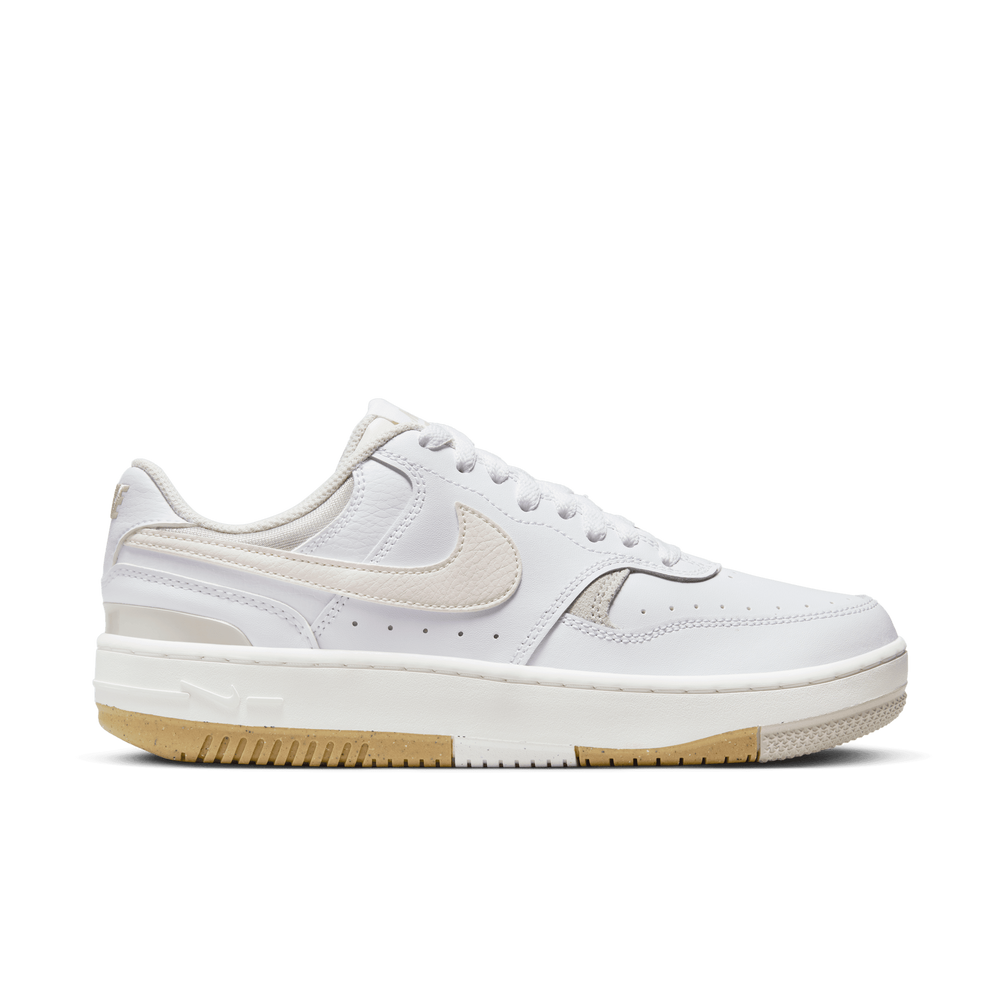 Nike Wmns Nike Gamma Force Sneaker
