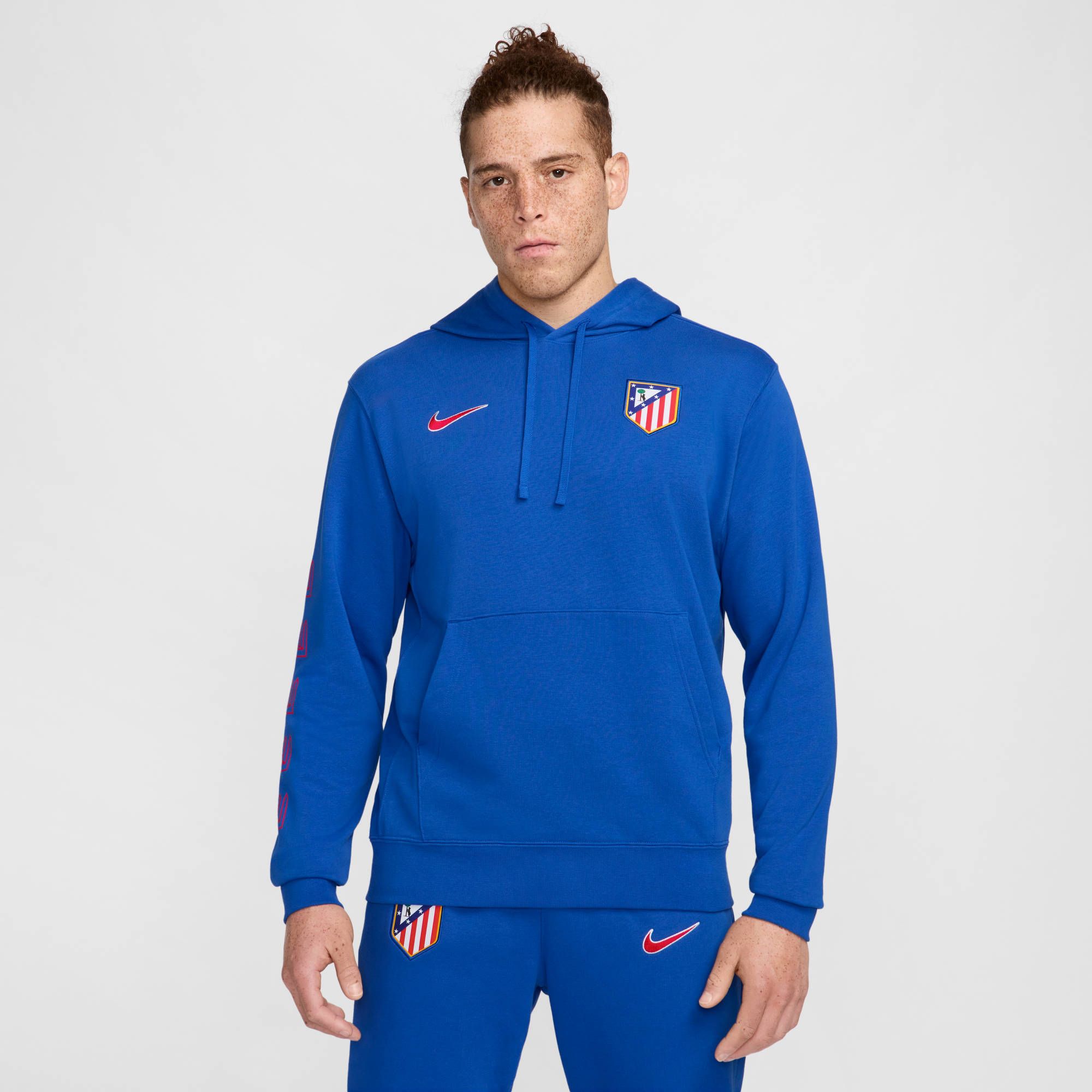 Nike Atlético Madrid Club Home Nike Football-Hoodie Kapuze aus French Terry für Herren