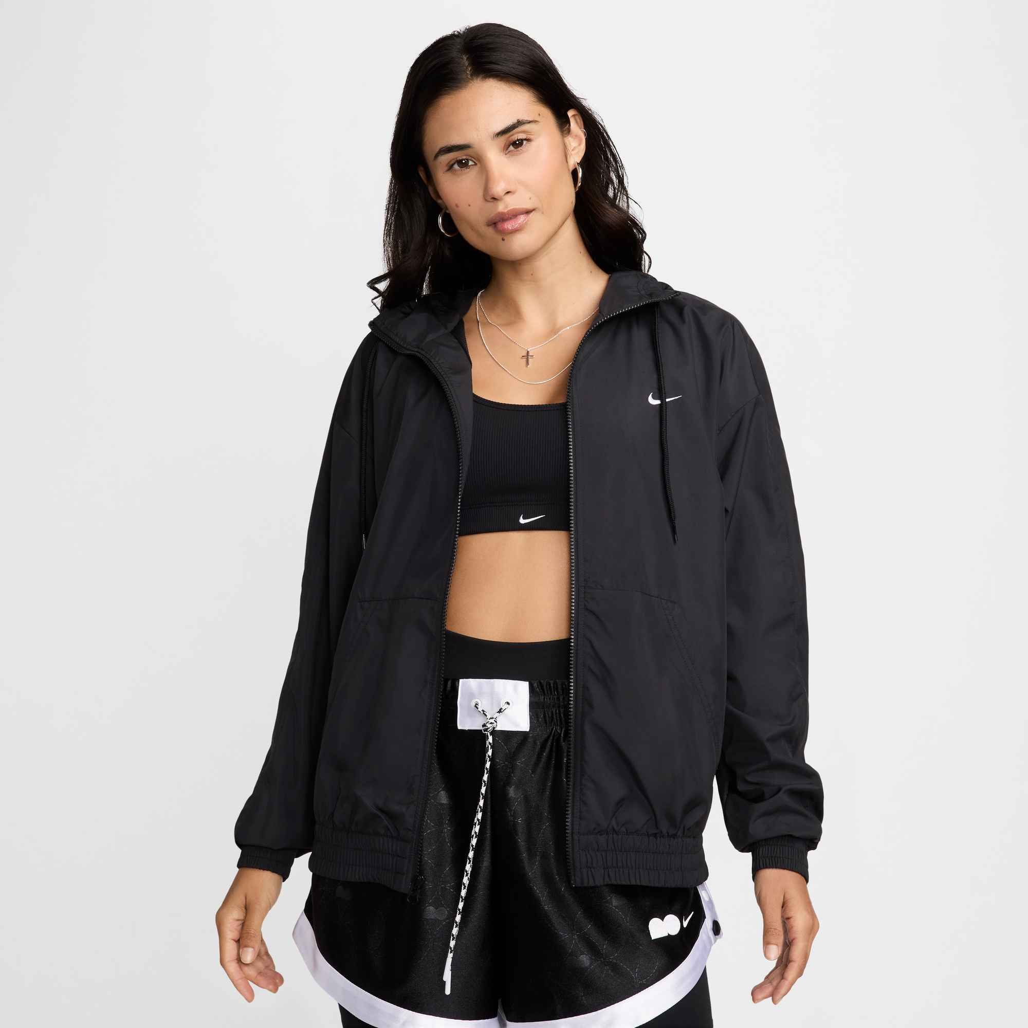 Nike Sportswear Classic Wovens Weite Kapuzenjacke mit UV-Schutz für Damen