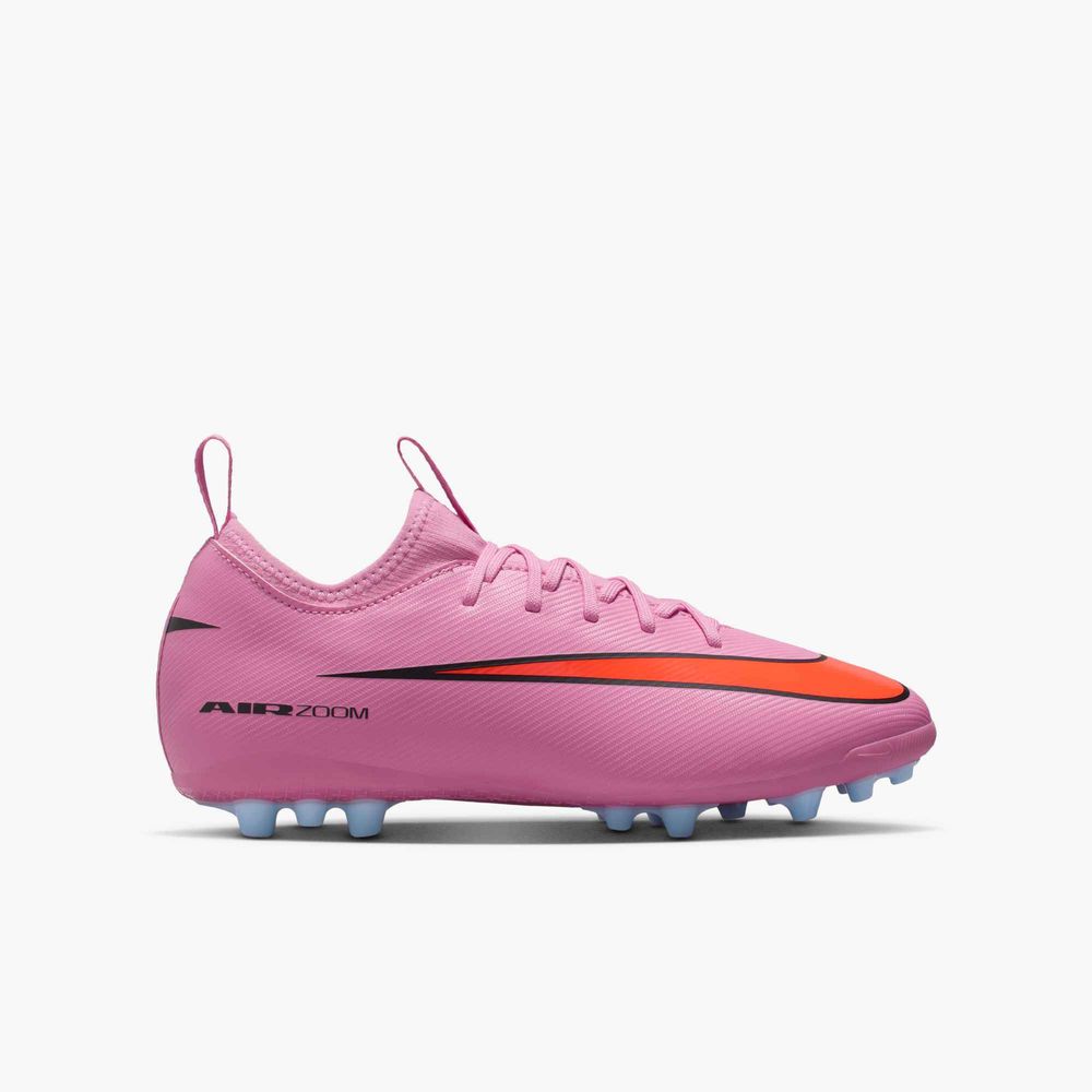 Nike JR ZOOM VAPOR 16 ACADEMY AG - MAGIC FLAMINGO/BLACK-TOTAL CRIMSON