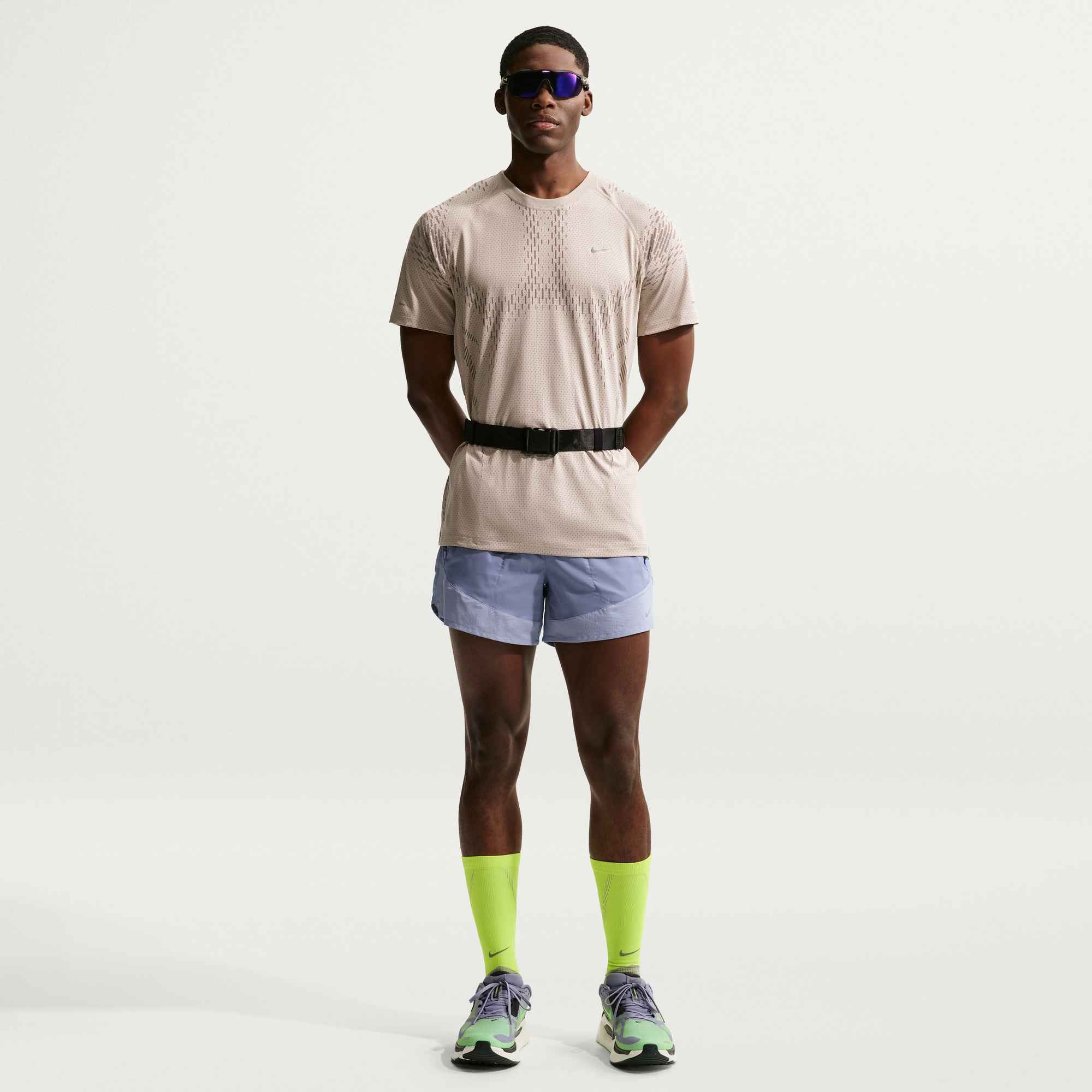 Nike M Nk Dfadv Stride Nvlty Ss Top - cream ii/mink brown/reflective silv
