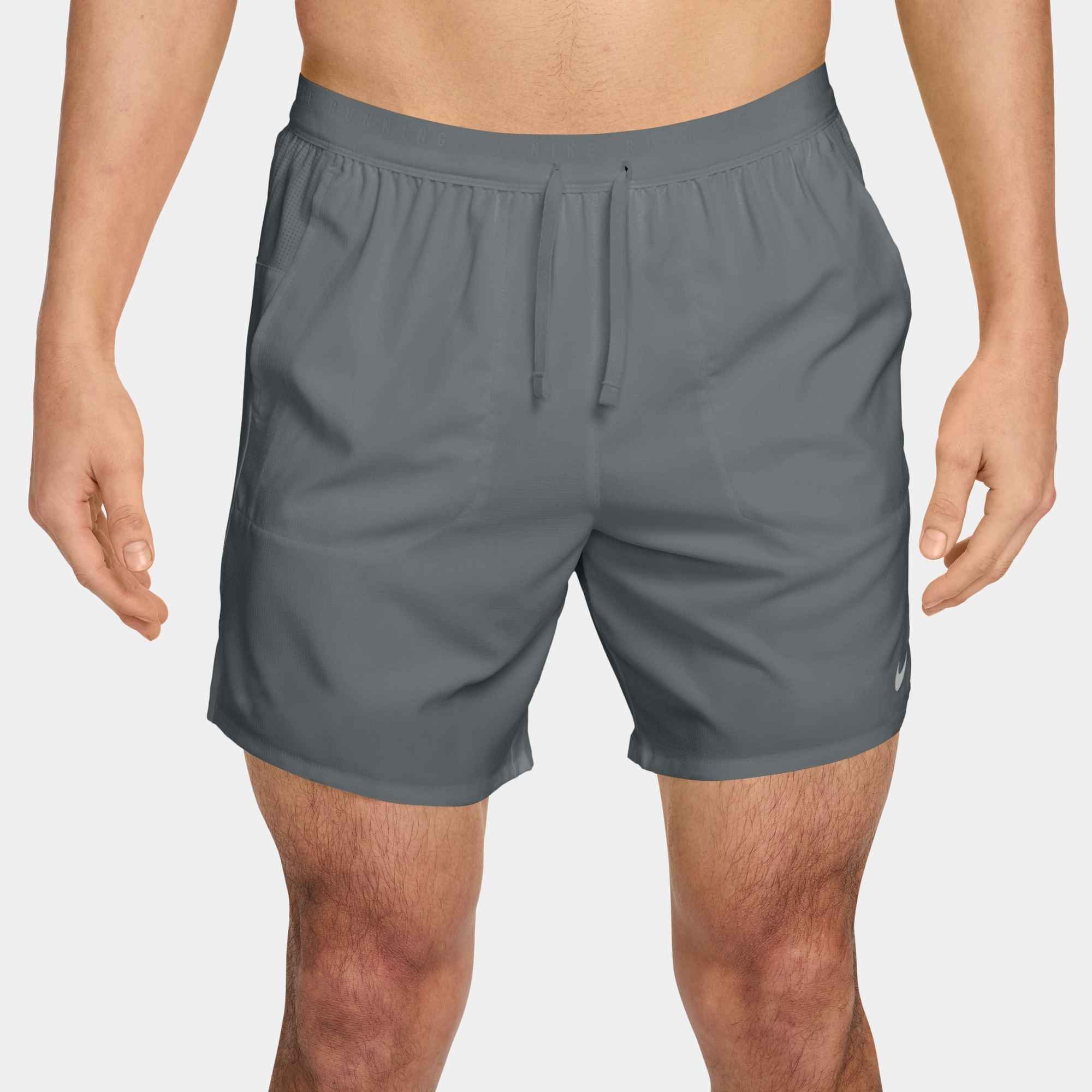 Nike M Nk Df Stride 2In1 7In Short - smoke grey/reflective silv