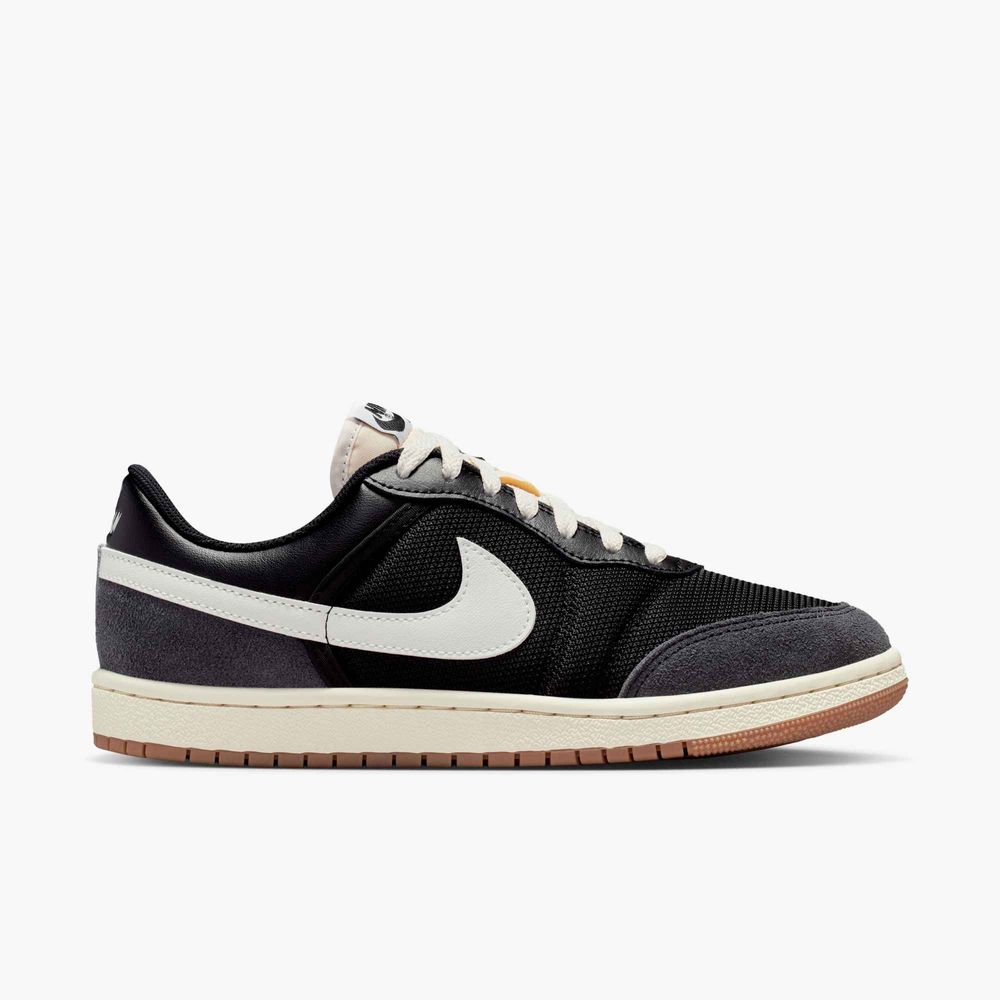 Nike Wmns Air Jordan Skyline Low - black/summit white-sail-gum med bro