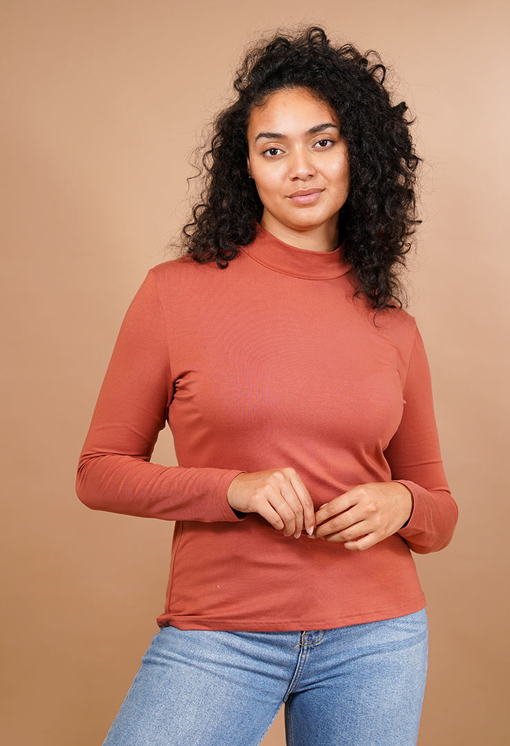 " Basic Longsleeve "Turtleneck Bliss"