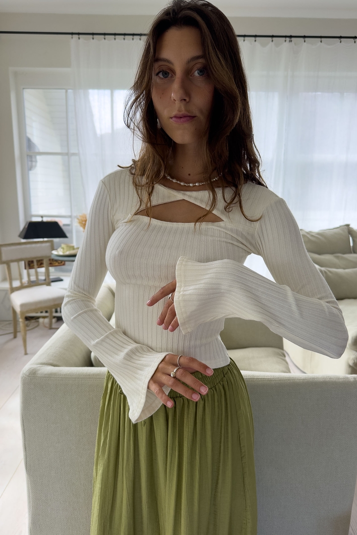 Ribbed Cut-Out Longsleeve