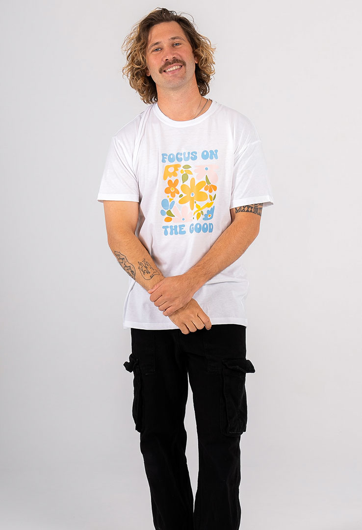 T-Shirt "Focus on Good" in  white