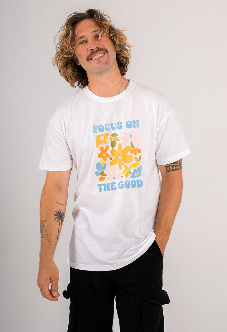 T-Shirt "Focus on Good" in  white