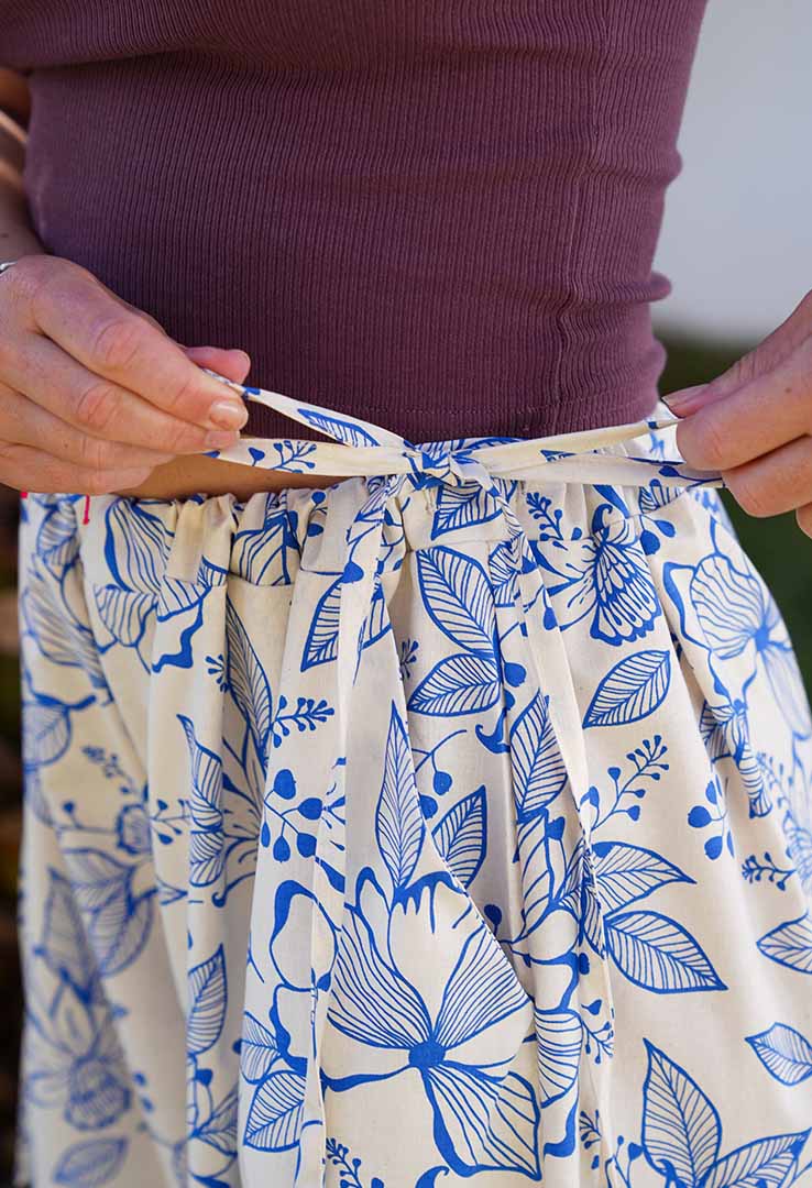"Blue Bloom" Baumwollhose zum Schnüren 