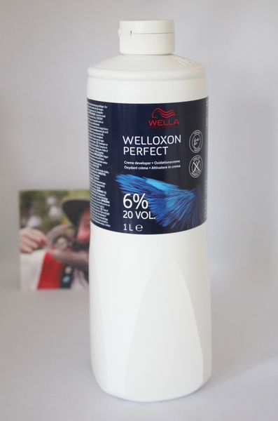 Wella-Welloxon-Perfect-Wasserstoffperoxid-6--Entwickler-H2O2-1000-ml.JPG