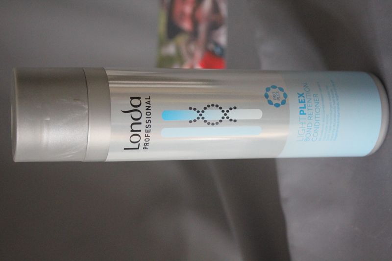 Londa-Light-Plex-Bond-Retention-Conditioner-250-ml.JPG