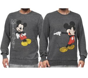 Maglione girocollo da uomo RE:COVERED X DISNEY con stampa e scritta MICKEY MOUSE. Maglione per tutti i giorni con contenuto di cotone. Grigio