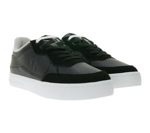 Sneakers Calvin Klein: scarpe alla moda in vera pelle con logo sul lato esterno, eleganti sneakers YM0YM01153 0GM nere