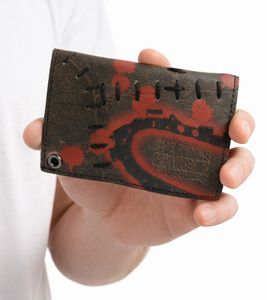THE TEXAS GAINSAW MASSAGRE Leather Wallet with Red Speckled Motif, Metal Snap Fasteners, and Chain. Rocking Gothic Style. LW104782TCM Black/Red