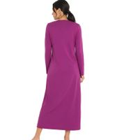 Nuisette confortable pour femme avec détails smockés : nuisette longue fendue, ensemble pyjama 2 pièces ou nuisette courte en dentelle. Disponible en rouge, violet, noir ou gris/rose.