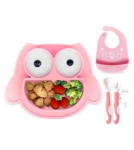 Assiette bébé antidérapante en silicone Brunoko, ensemble 3 en 1 comprenant : assiette, cuillère et bavoir avec plateau récupérateur en silicone, sans BPA, rose