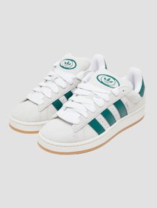 Zapatillas deportivas blancas de mujer Adidas con estilo