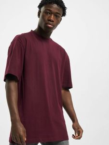 Cómoda camiseta oversize para hombre de URBAN CLASSICS, 180 g/m², algodón, rojo burdeos.