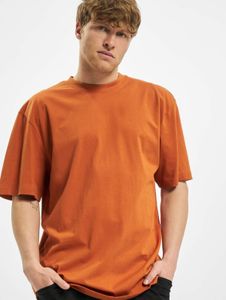 Camiseta deportiva Urban Classics para hombre, corte oversize, 180 g/m², algodón, color marrón óxido.