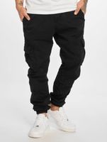 Comodi pantaloni cargo da uomo URBAN CLASSICS con elastico in vita e tasche cargo, neri