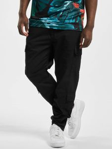 Vaqueros de hombre URBAN CLASSICS con estilo, bolsillos con cremallera, algodón de 200 g/m², color negro.