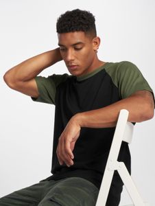 Comfortable Urban Classics men's T-shirt, 140 g/m², cotton, black