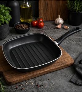 accademia mugnano Mini-Bratpfanne Grillpfanne 18 x 20 cm Aluminiumguss Antihaftbeschichtung Made in Italy Schwarz