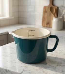 Klassischer KRÜGER Emaille-Milchtopf 1L 12 cm mit praktischem Ausguss & Literskala induktionsgeeignet Blau