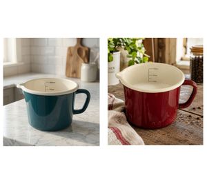Klassischer KRÜGER Emaille-Milchtopf 1L 12 cm mit praktischem Ausguss & Literskala induktionsgeeignet in Blau und Rot