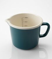 Klassischer KRÜGER Emaille-Milchtopf 1L 12 cm mit praktischem Ausguss & Literskala induktionsgeeignet in Blau und Rot