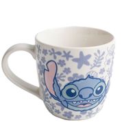 Disney Stitch Gift Box with 9 Fan Items – 4 Drinking Cups, 1 Porcelain Mug, 3 Lunch Boxes & 1 Breakfast Board