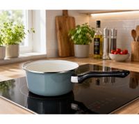 KRÜGER Enamel Saucepan 16 cm, 1.25 Liters – Robust saucepan with scratch-resistant interior enamel coating; suitable for all stovetops (including induction); available in Petrol Blue or Bordeaux Red.