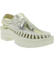 Moderne KEEN UNEEK PLT Tassel Unisex Leder Plateau-Sandalen – Stylische Freizeitsandalen mit innovativem Zwei-Kordel-Design 1030338 Champagne Gold/Star White
