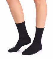 2 Paar TASTIQ Damen-Socken Kinder-Socken Baumwoll-Socken mit Latte Macchiato-Print Weihnachts-Geschenk für Kaffee-Liebhaber lange Strümpfe in stylischer Kaffeebecher-Geschenkbox Braun/Schwarz