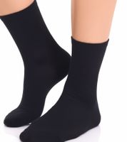 2 Paar TASTIQ Damen-Socken Kinder-Socken Baumwoll-Socken mit Latte Macchiato-Print Weihnachts-Geschenk für Kaffee-Liebhaber lange Strümpfe in stylischer Kaffeebecher-Geschenkbox Braun/Schwarz