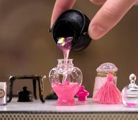 Harry Potter Mini Potions for Crafting & Collecting, DIY Miniverse Potions Creative Kit, Random Miniature Surprise Set in Multicolour