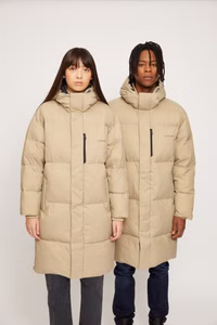 23311438-moose-puffer-coat-unisex-sandy-olive-01.jpg 23311438-moose-puffer-coat-unisex-sandy-olive-01.jpg