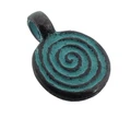 28004-Anhaenger-Medallion-Messing-mit-Patina-im-Use.jpg