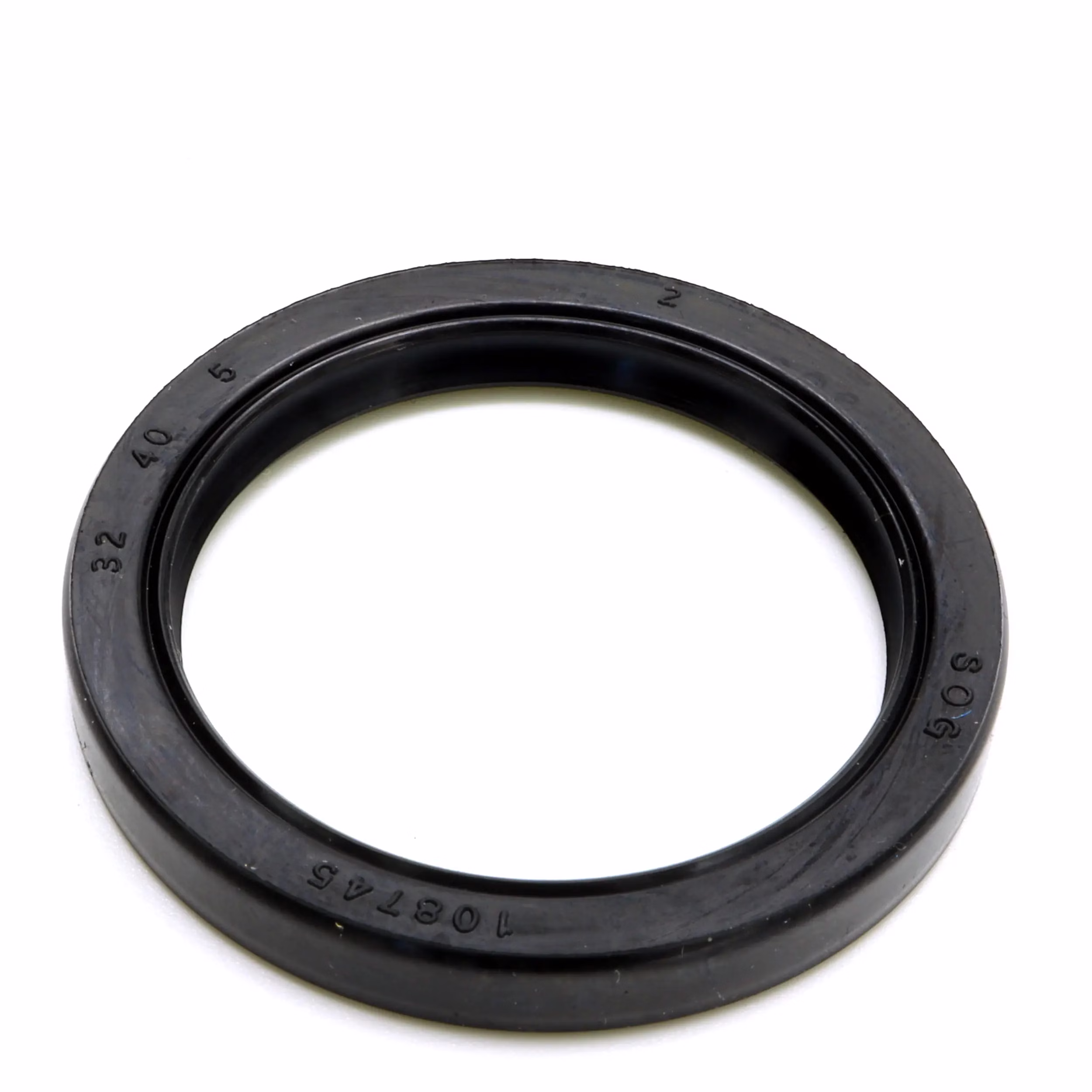Recambio compatible con Explorer 93110-32405 Retén de aceite 32x40x5mm PPE06411 Recambio compatible con Explorer 93110-32405 Retén de aceite 32x40x5mm Descubre nuestra amplia gama de recambios para tus máquinas favoritas. Desde recambios para motos hasta kits de rodamientos de rueda, encontrarás todo lo que necesitas para mantener tus