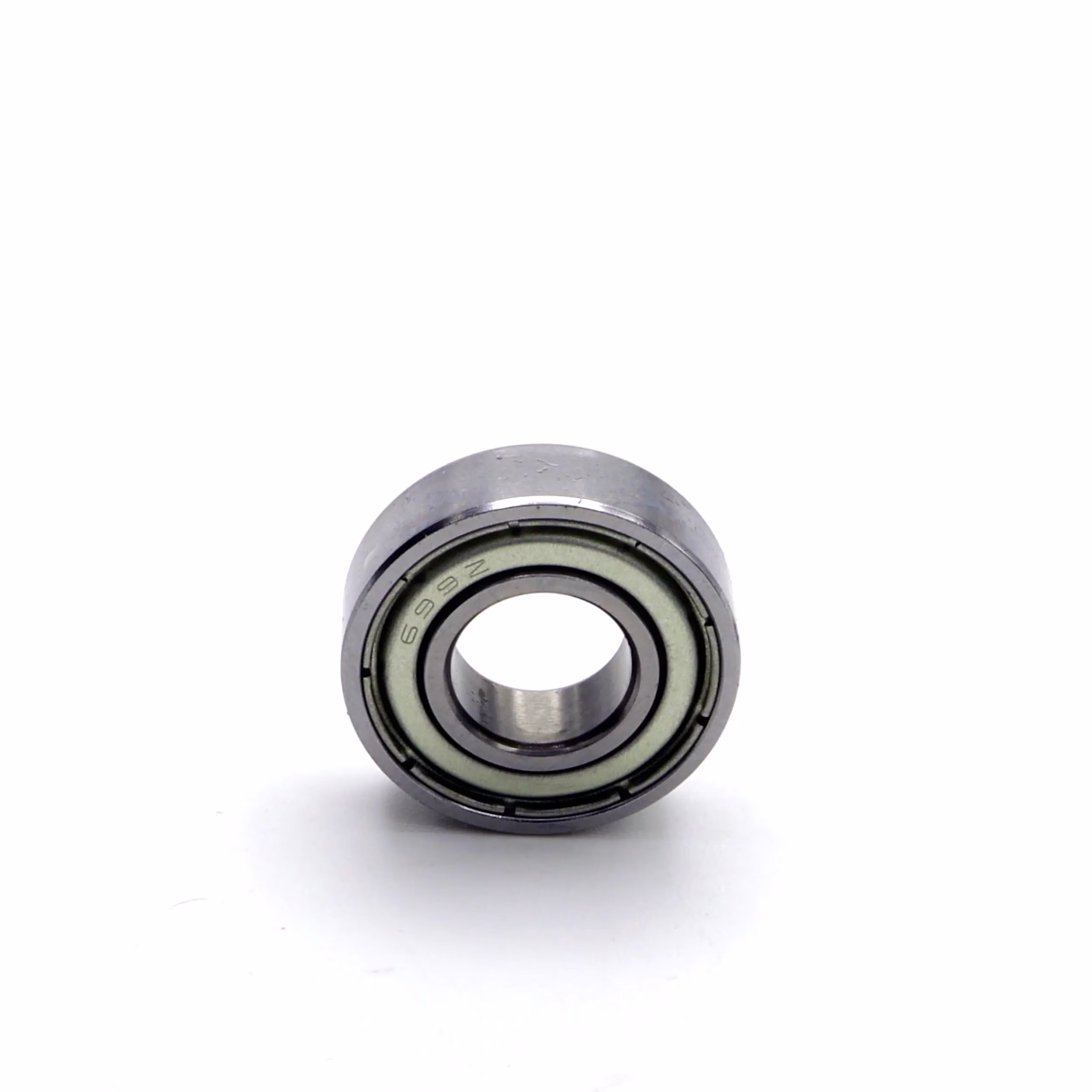 Recambio compatible con Honda 91025-MGS-D21 91050-HN7-003 Rodamiento rígido de bolas 9x20x6mm PPE06416 Recambio compatible con Honda 91025-MGS-D21 91050-HN7-003 Rodamiento rígido de bolas 9x20x6mm Descubre nuestra amplia gama de recambios para tus máquinas favoritas. Desde recambios para motos hasta kits de rodamientos de rueda, encontrarás todo lo que nece