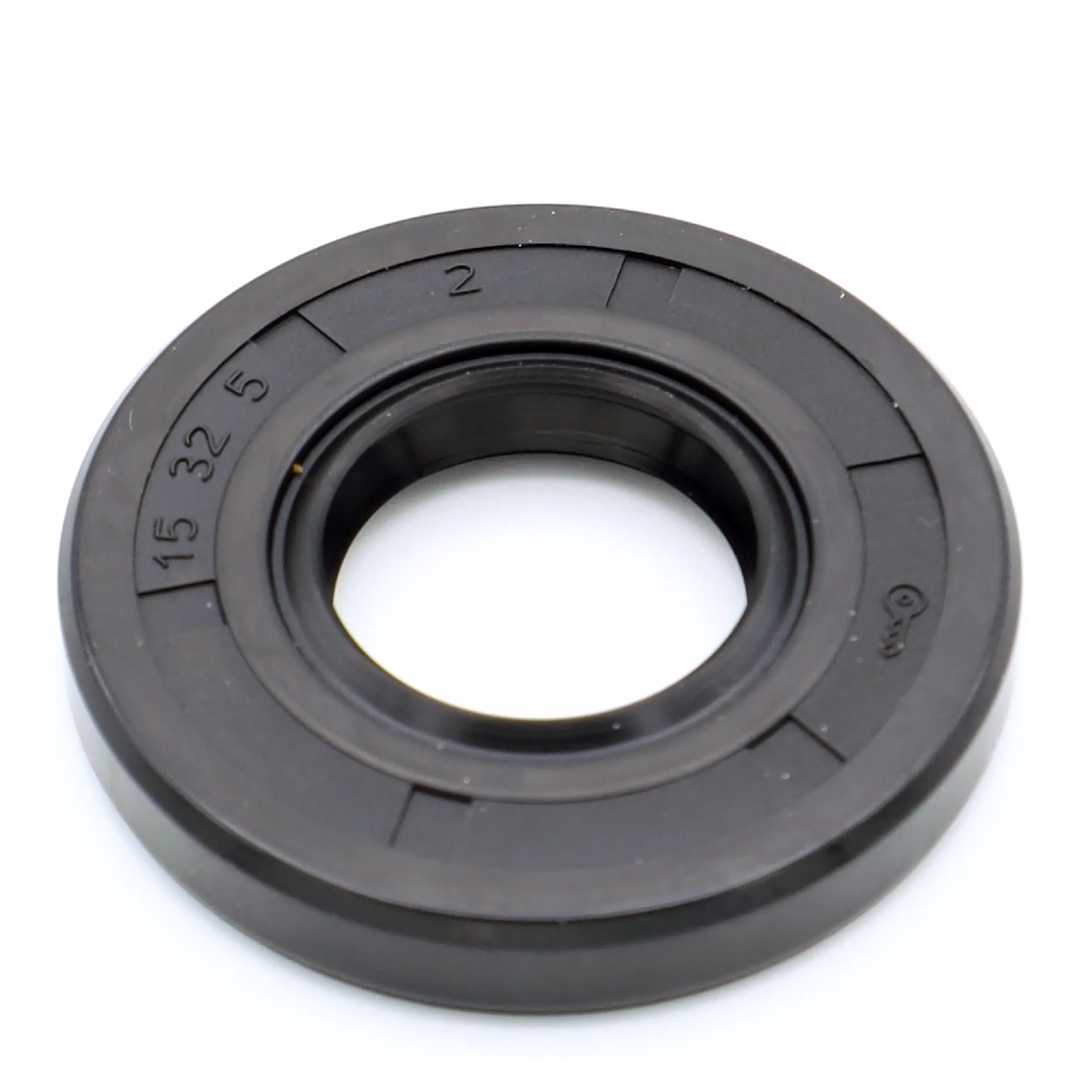 Recambio compatible con Sachs S0002301081000 Retén de aceite 15x32x5mm PPE06632 Recambio compatible con Sachs S0002301081000 Retén de aceite 15x32x5mm Descubre nuestra amplia gama de recambios para tus máquinas favoritas. Desde recambios para motos hasta kits de rodamientos de rueda, encontrarás todo lo que necesitas para mantener tus