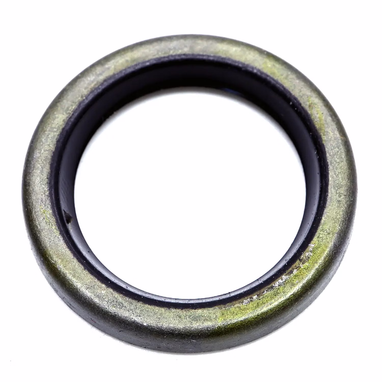 Spare part compatible with Triumph T2050424 Oil seal 19x26x4mm PPE06844 Spare part compatible with Triumph T2050424 Oil seal 19x26x4mm Discover our wide range of spare parts for your favorite machines. From motorcycle parts to wheel bearing kits, you'll find everything you need to keep your vehicles in top shape. Order conveni