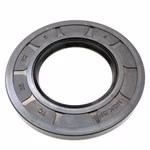 Recambio compatible con Triumph T3600113 Retén de aceite 35x62x5mm PPE07216 Recambio compatible con Triumph T3600113 Retén de aceite 35x62x5mm Descubre nuestra amplia gama de recambios para tus máquinas favoritas. Desde recambios para motos hasta kits de rodamientos de rueda, encontrarás todo lo que necesitas para mantener tus veh