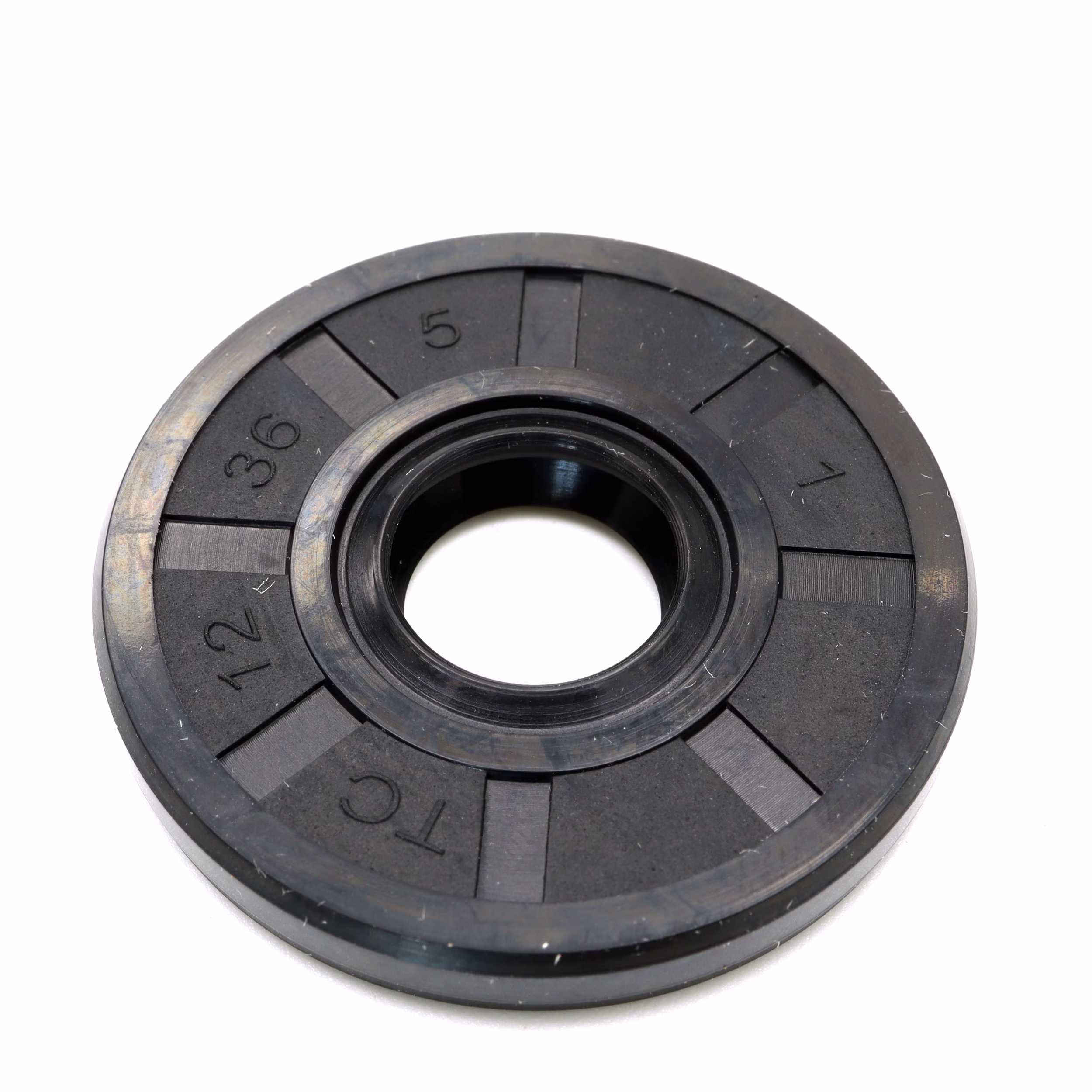 Ricambio compatibile con Kawasaki 92049-1215 Paraolio 12x36x5mm PPE07417 Ricambio compatibile con Kawasaki 92049-1215 Paraolio 12x36x5mm Scoprite la nostra ampia gamma di ricambi per le vostre macchine preferite. Dai ricambi per moto ai kit di cuscinetti per ruote, troverete tutto ciò che vi serve per mantenere i vostri veicoli