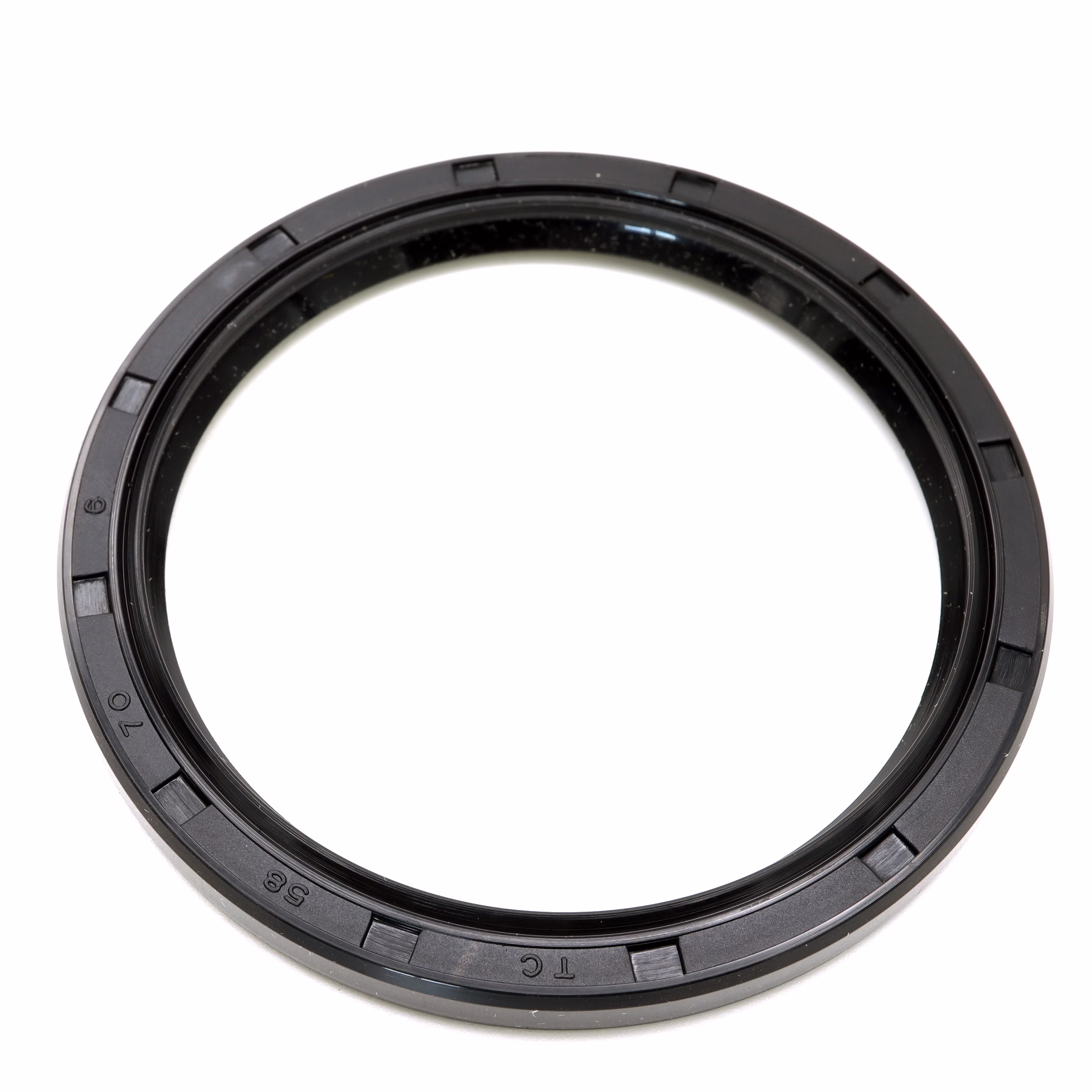 Recambio compatible con Piaggio 1A011140 Retén de aceite 58x70x6mm PPE07431 Recambio compatible con Piaggio 1A011140 Retén de aceite 58x70x6mm Descubre nuestra amplia gama de recambios para tus máquinas favoritas. Desde recambios para motos hasta kits de rodamientos de rueda, encontrarás todo lo que necesitas para mantener tus veh