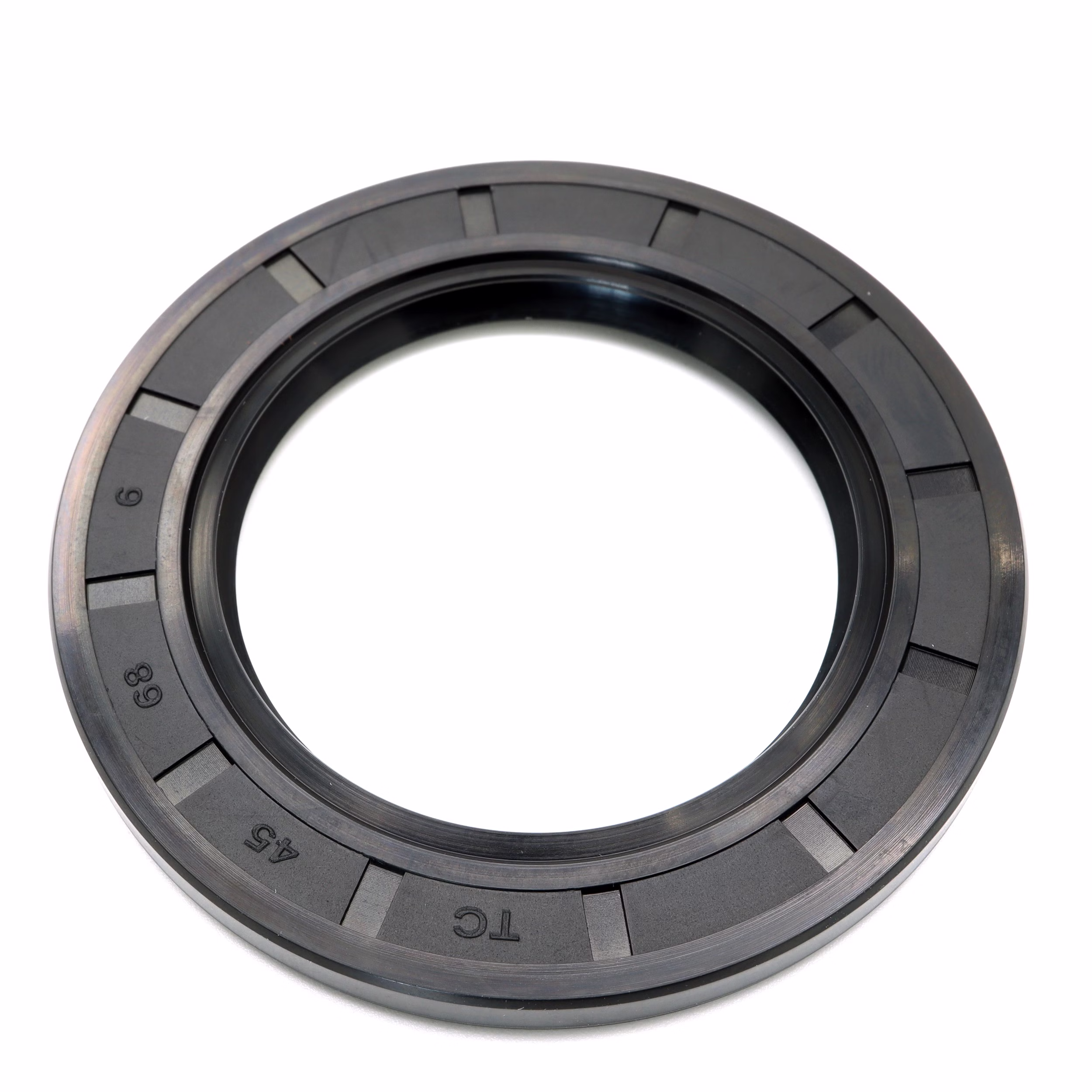 Recambio compatible con Honda 91202-KSY-900 Retén de aceite 45x68x5,5mm PPE07439 Recambio compatible con Honda 91202-KSY-900 Retén de aceite 45x68x5,5mm Descubre nuestra amplia gama de recambios para tus máquinas favoritas. Desde recambios para motos hasta kits de rodamientos de rueda, encontrarás todo lo que necesitas para mantener tu